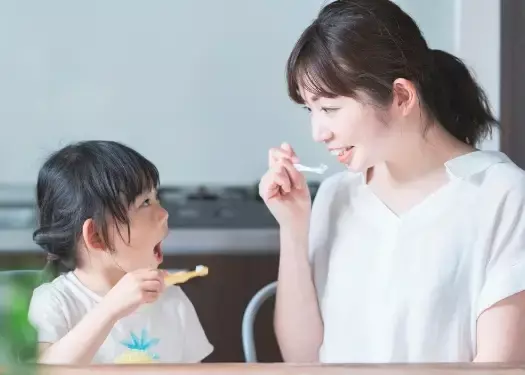 親子で取り組む“たのしい歯育て”
